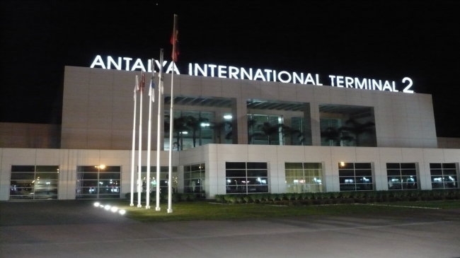 Antalya Dış Hatlar Terminal 2 Araç Kiralama